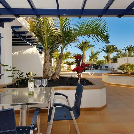 Immaculate 2-bed No 3 In Playa Blanca (Lanzarote)